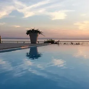 Krizia Luxury Apartment Bardolino